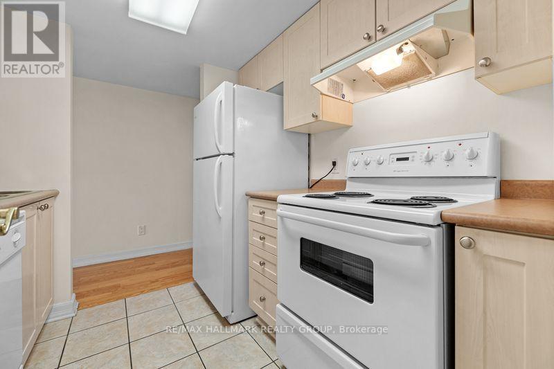 4c - 310 Central Park Drive, Ottawa, Ontario  K2C 4G4 - Photo 6 - X12410857