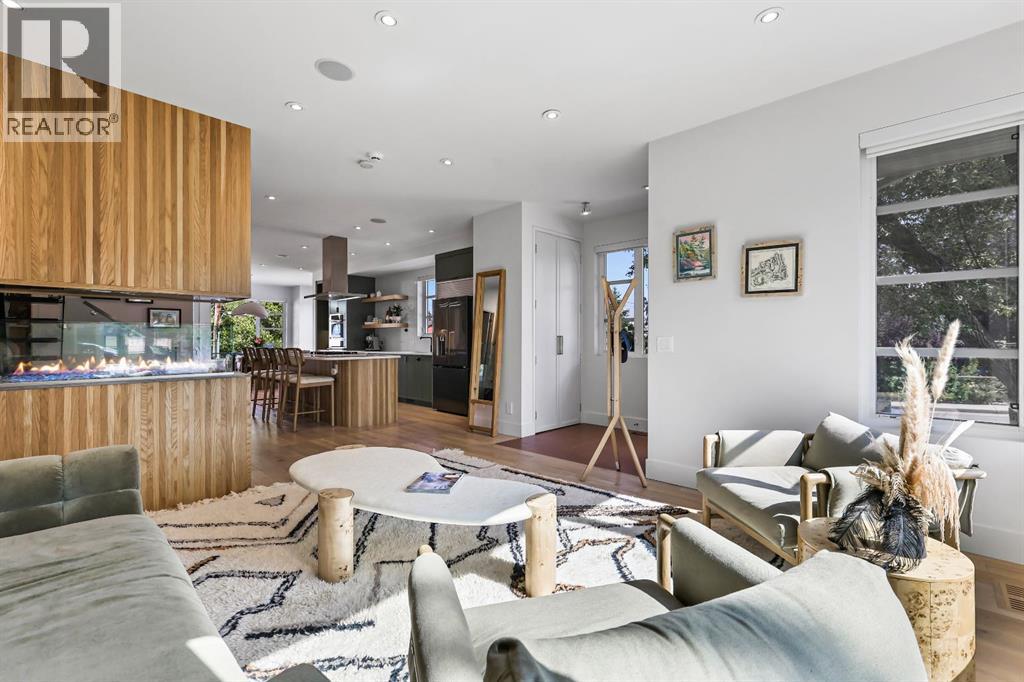 2102 28 Avenue Sw, Calgary, Alberta  T2T 1K5 - Photo 3 - A2256014