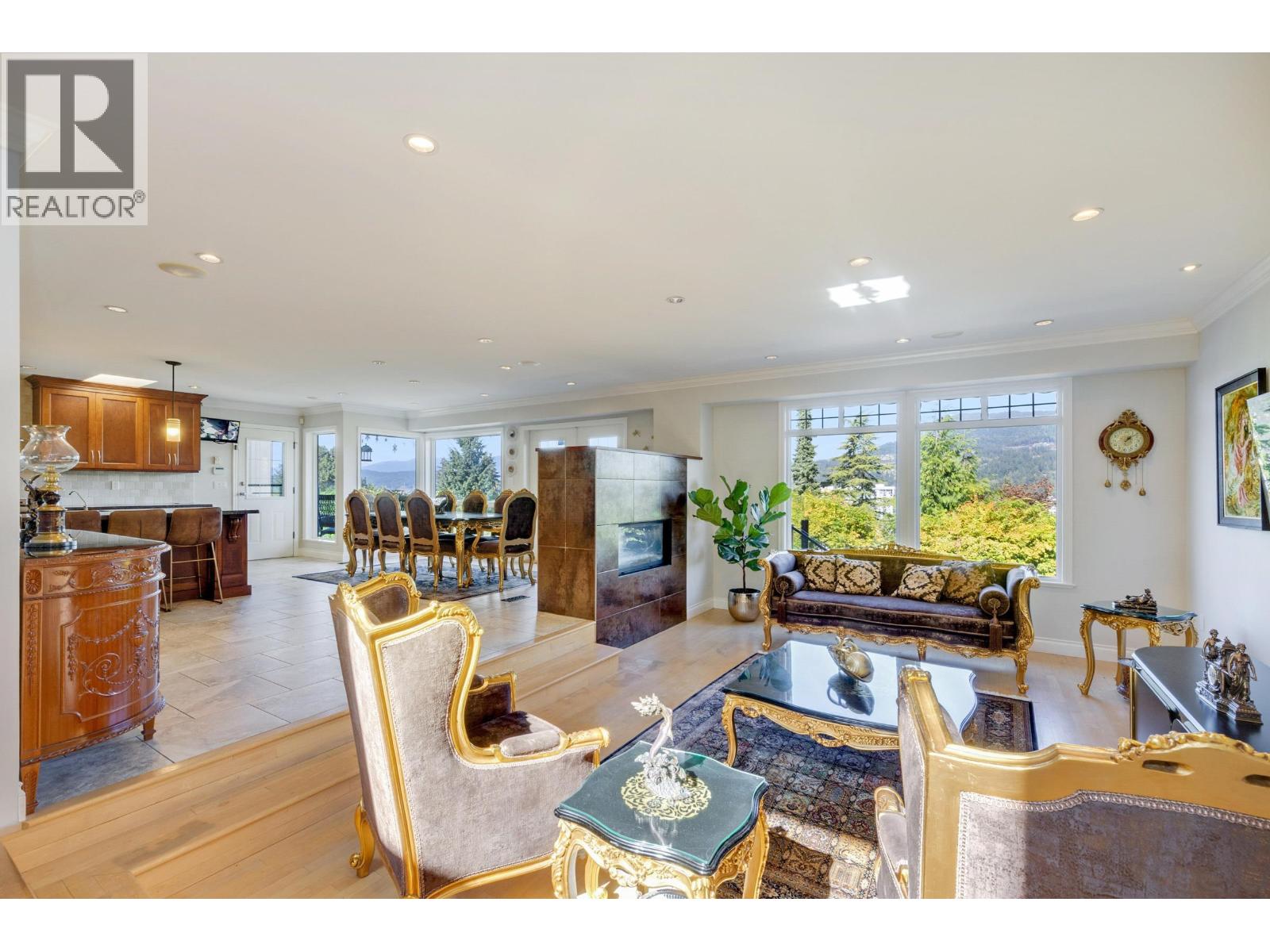 2329 Oneida Drive, Coquitlam, British Columbia  V3J 7A7 - Photo 3 - R3048060