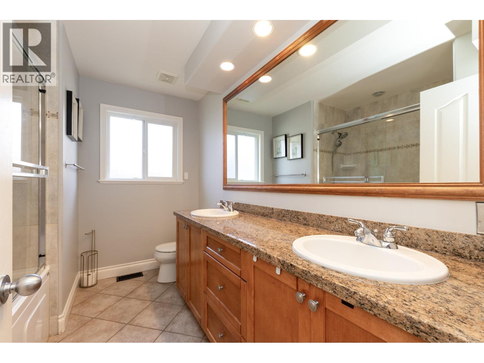 2329 Oneida Drive, Coquitlam, British Columbia  V3J 7A7 - Photo 15 - R3048060