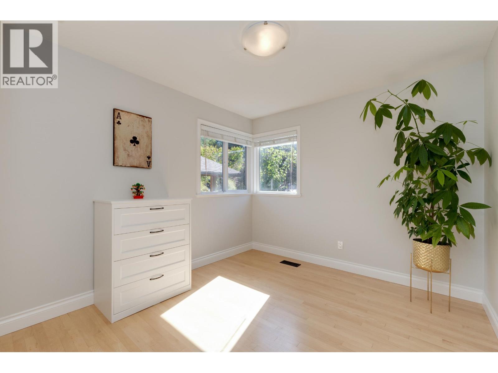 2329 Oneida Drive, Coquitlam, British Columbia  V3J 7A7 - Photo 14 - R3048060