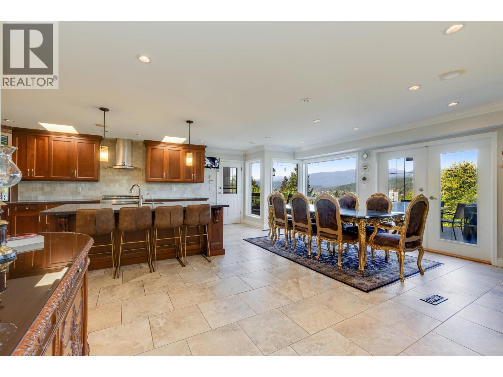 2329 Oneida Drive, Coquitlam, British Columbia  V3J 7A7 - Photo 6 - R3048060