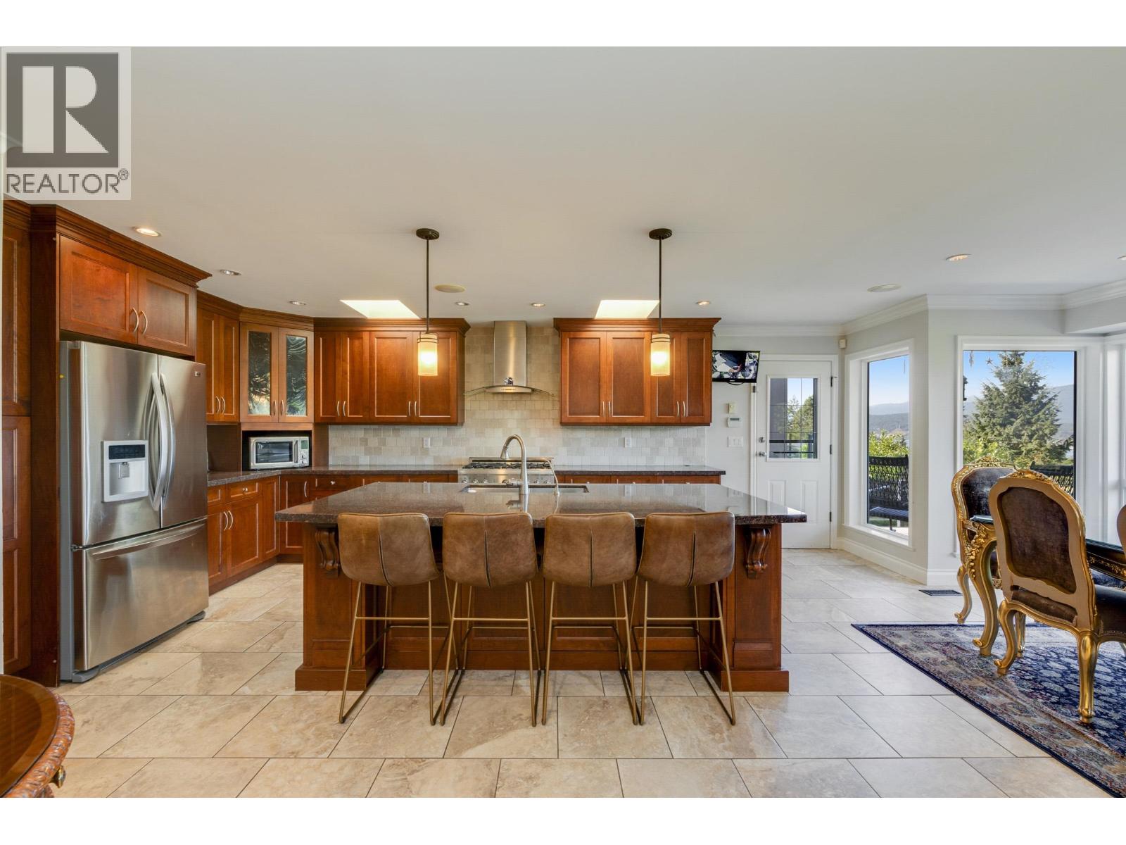 2329 Oneida Drive, Coquitlam, British Columbia  V3J 7A7 - Photo 7 - R3048060