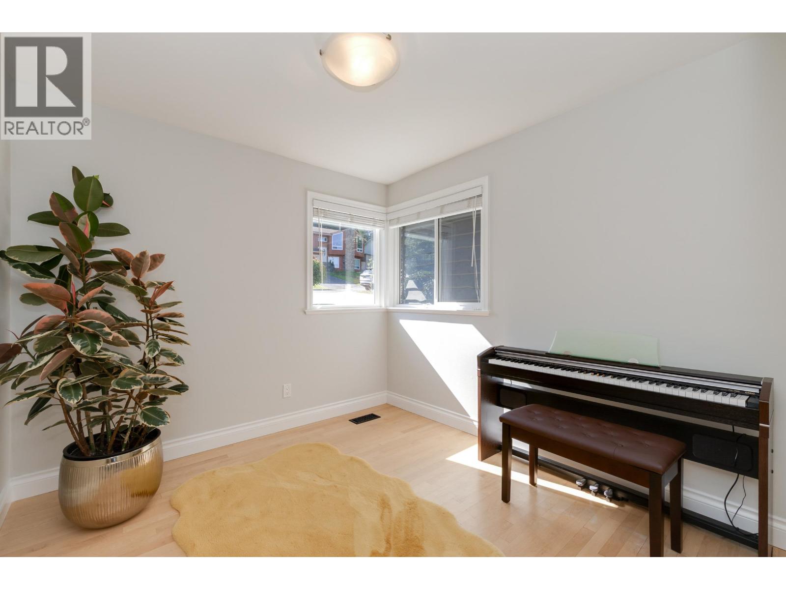 2329 Oneida Drive, Coquitlam, British Columbia  V3J 7A7 - Photo 13 - R3048060
