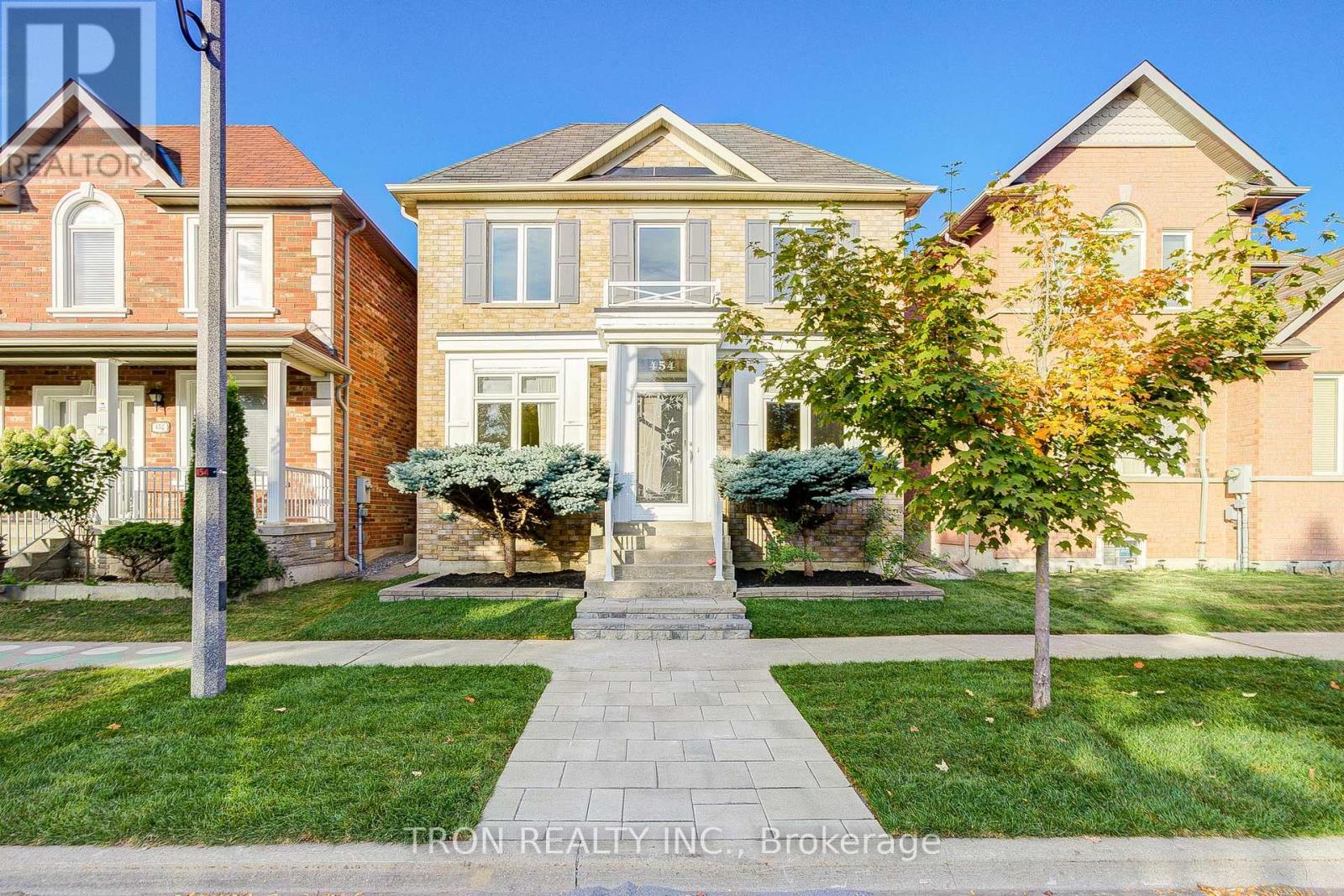 Property at 454 THE BRIDLE WALK image 2