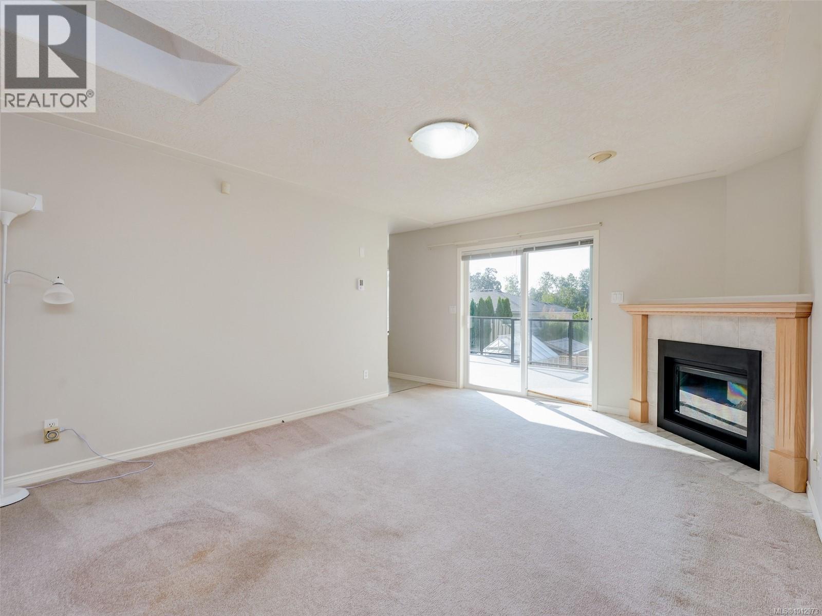 Property at 877 Beckwith Ave image 3