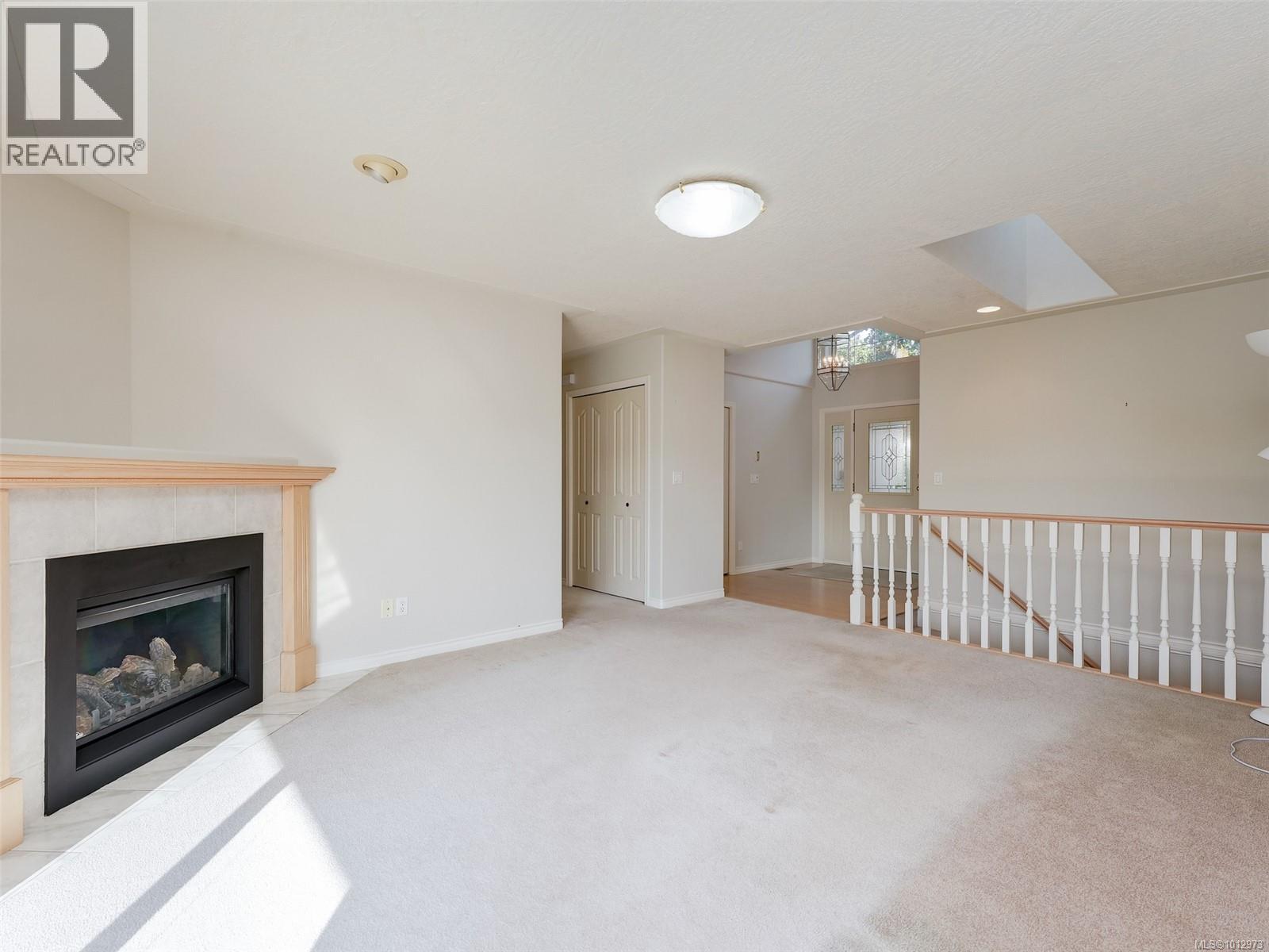 Property at 877 Beckwith Ave image 5