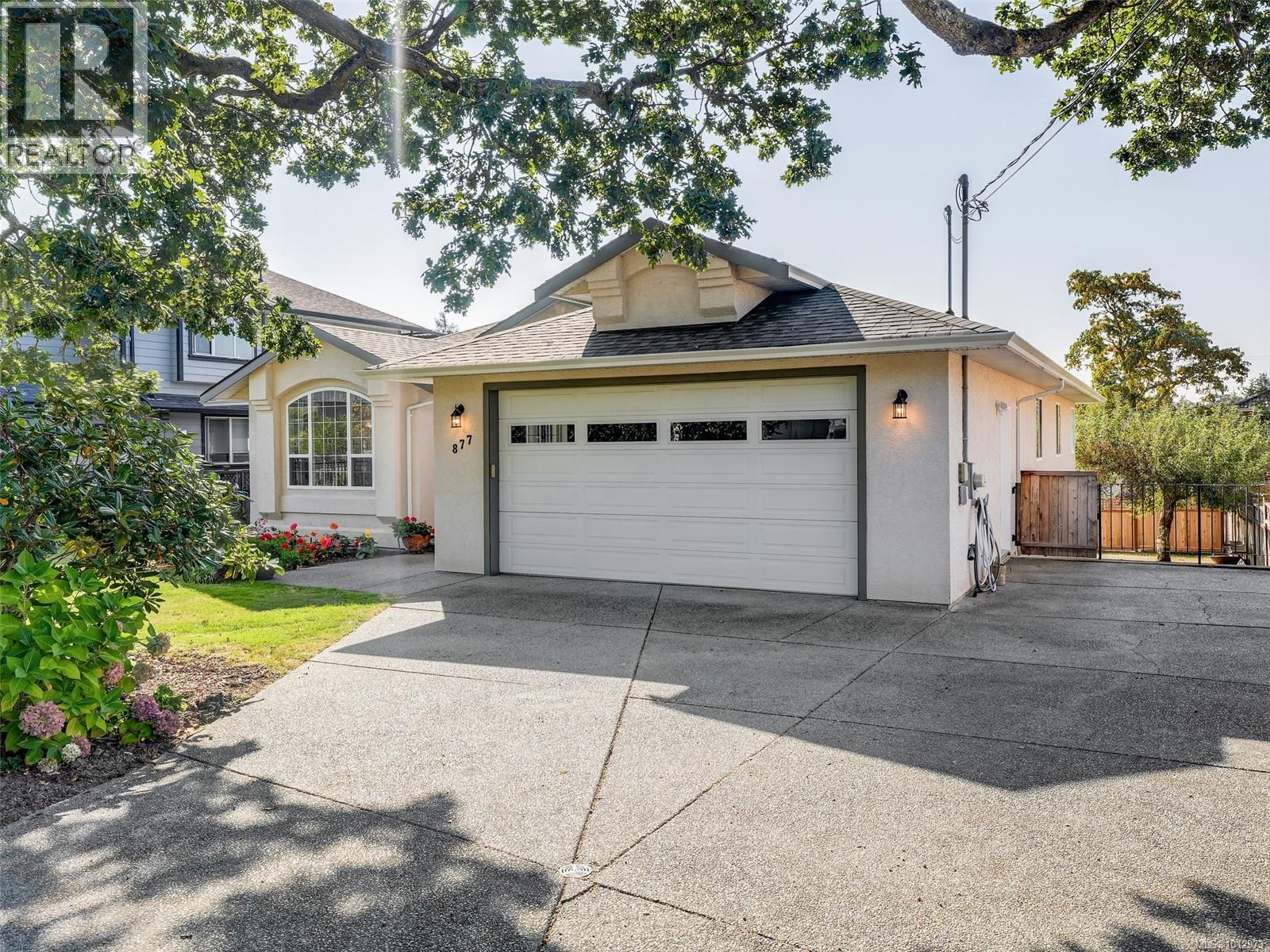 877 Beckwith Ave, Saanich, British Columbia