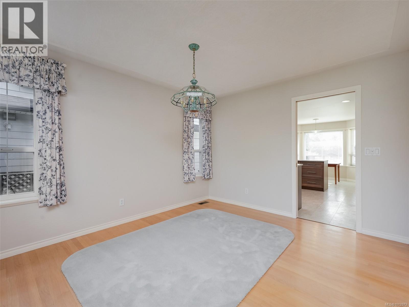 877 Beckwith Ave, Saanich, British Columbia  V8X 3S2 - Photo 11 - 1012973