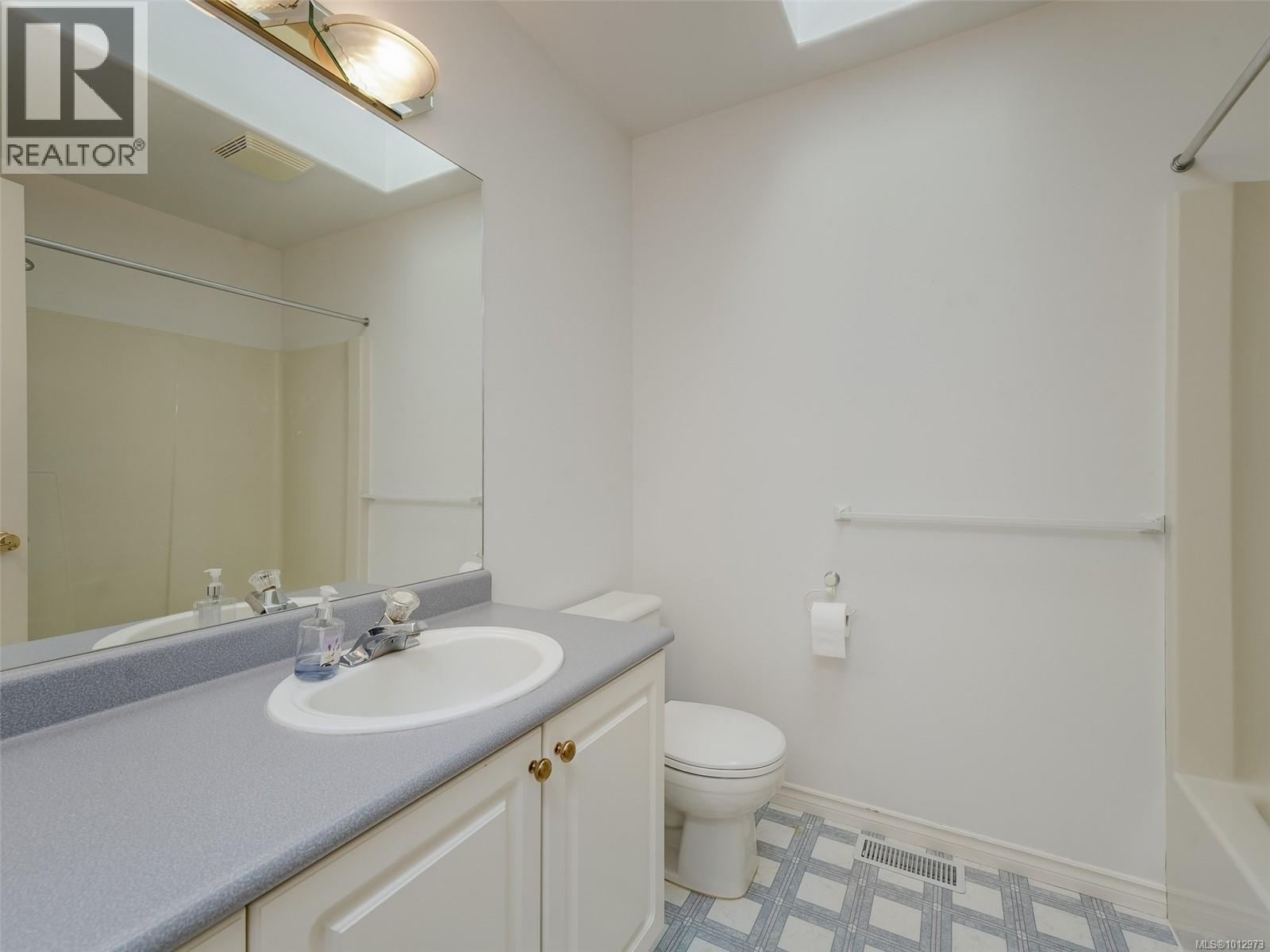 877 Beckwith Ave, Saanich, British Columbia  V8X 3S2 - Photo 25 - 1012973