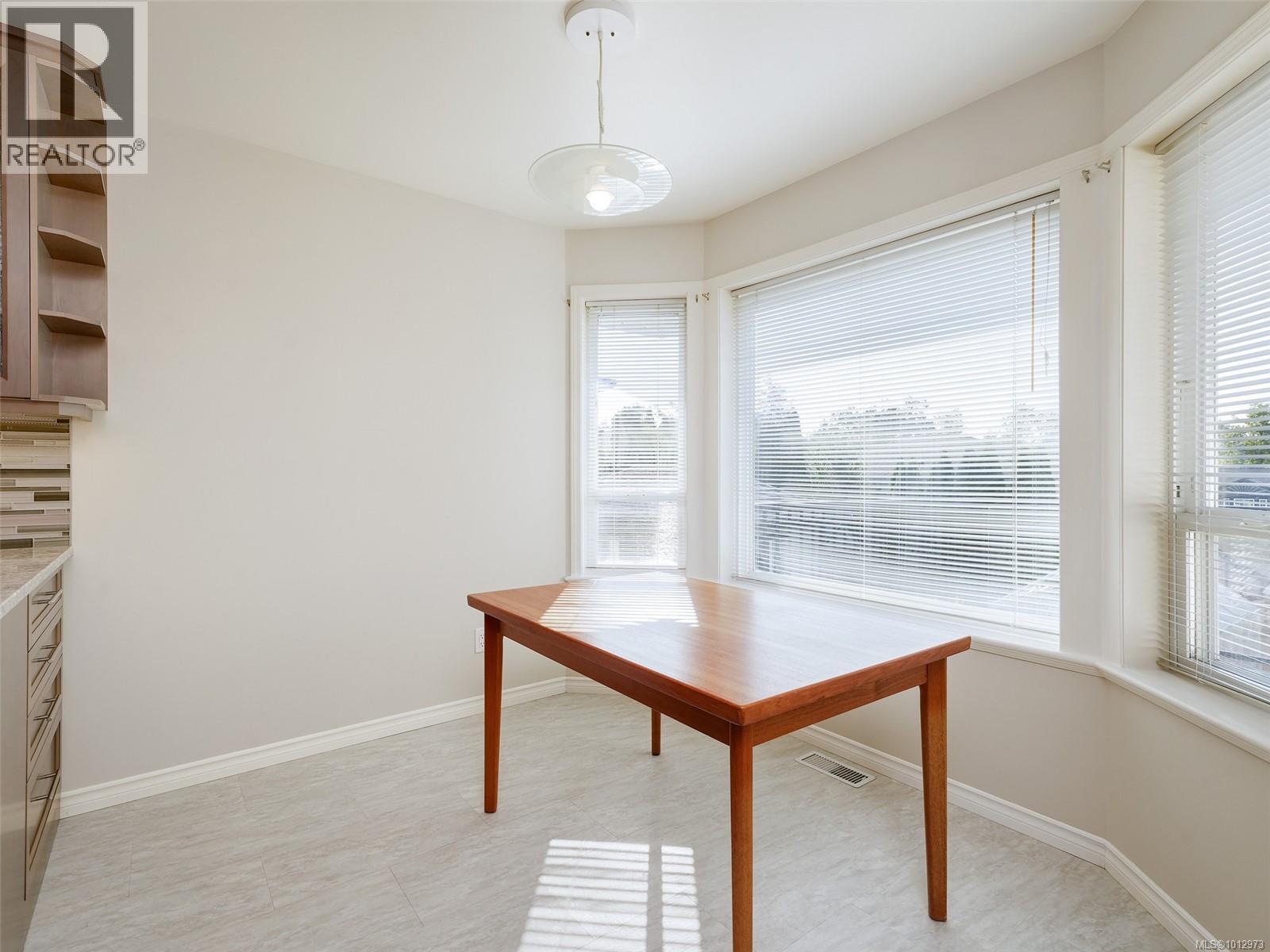 877 Beckwith Ave, Saanich, British Columbia  V8X 3S2 - Photo 17 - 1012973