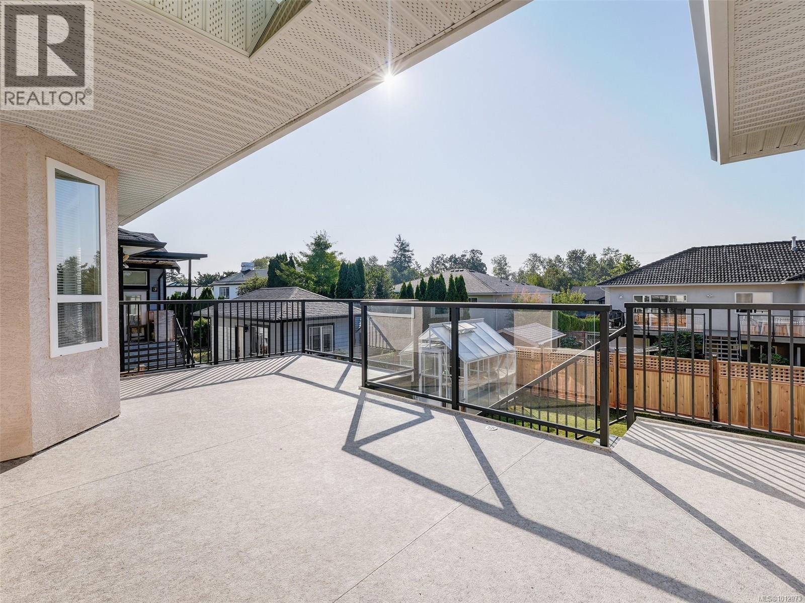 877 Beckwith Ave, Saanich, British Columbia  V8X 3S2 - Photo 40 - 1012973