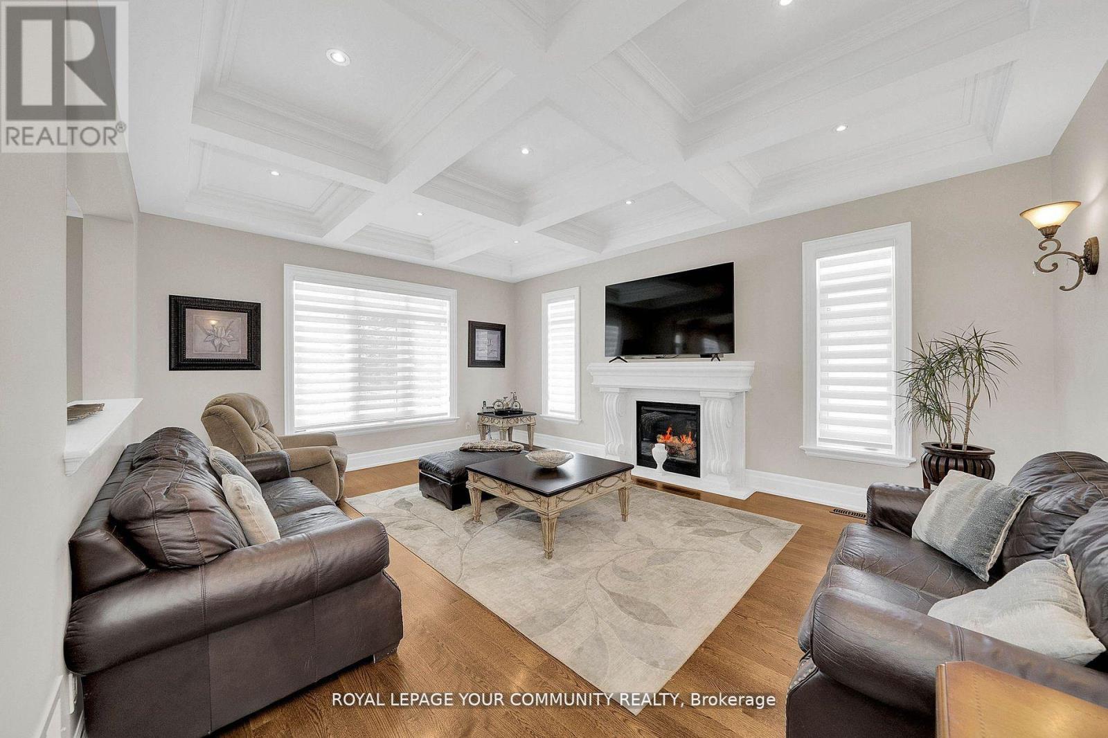 76 Elm Grove Avenue, Richmond Hill, Ontario  L4E 2W8 - Photo 18 - N12410854