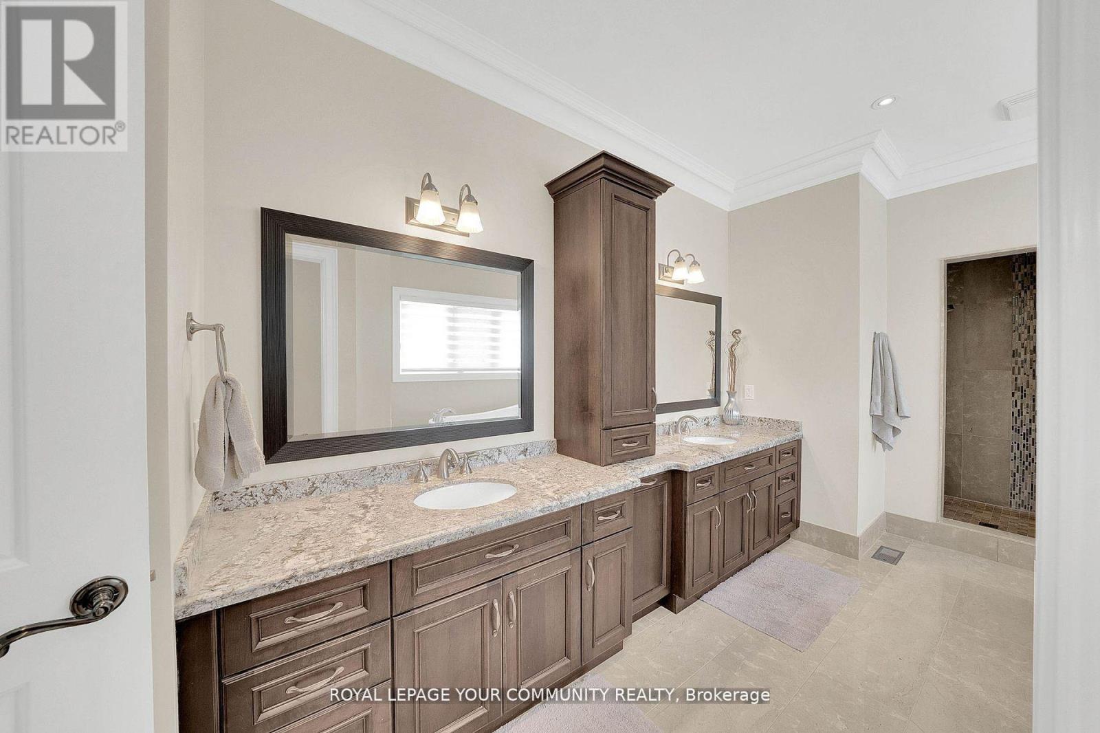 76 Elm Grove Avenue, Richmond Hill, Ontario  L4E 2W8 - Photo 22 - N12410854