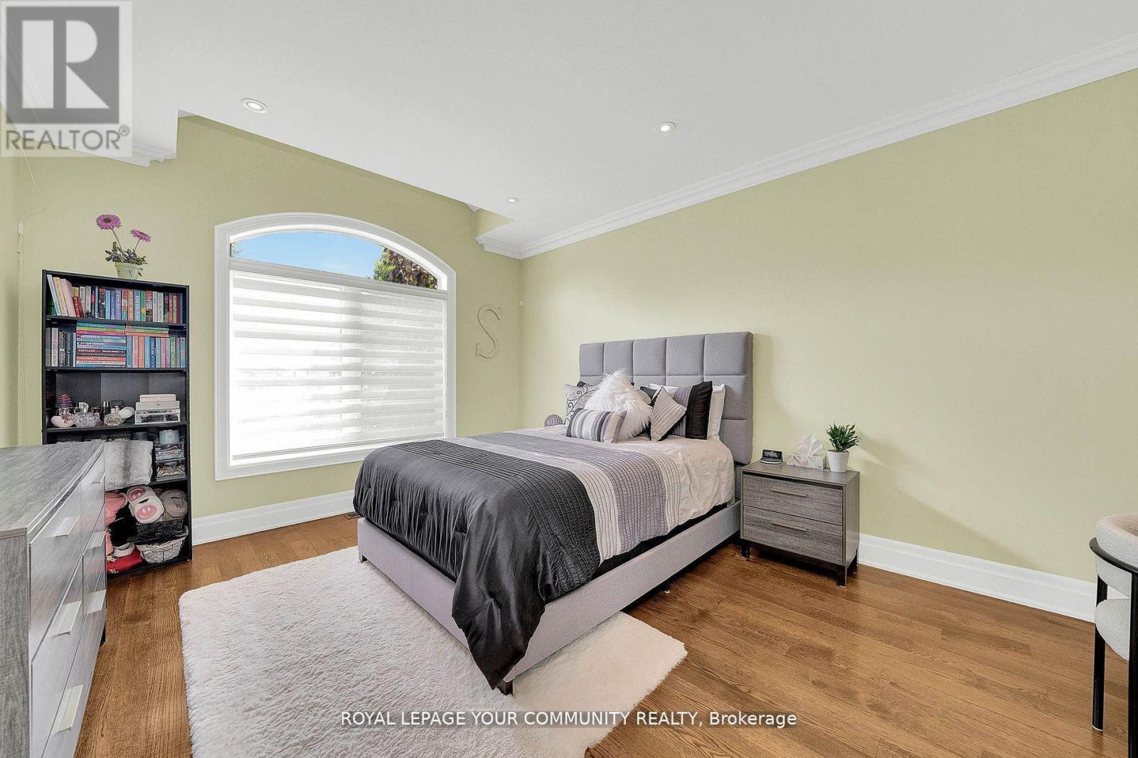 76 Elm Grove Avenue, Richmond Hill, Ontario  L4E 2W8 - Photo 24 - N12410854