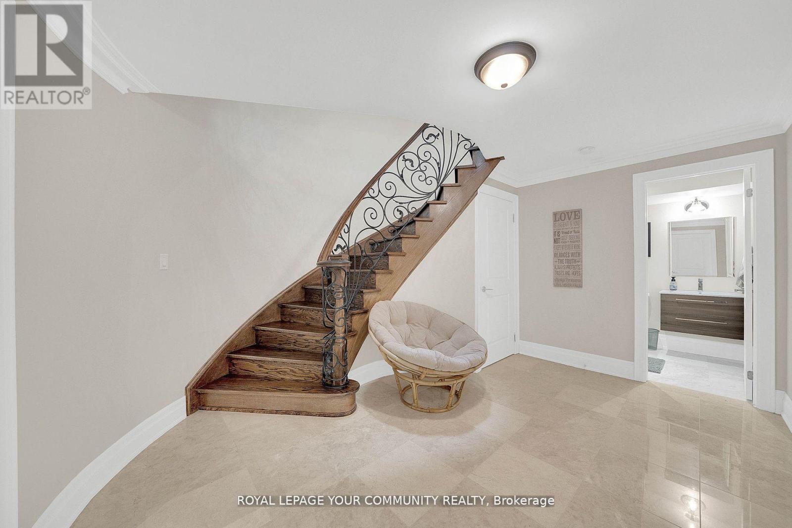 76 Elm Grove Avenue, Richmond Hill, Ontario  L4E 2W8 - Photo 27 - N12410854