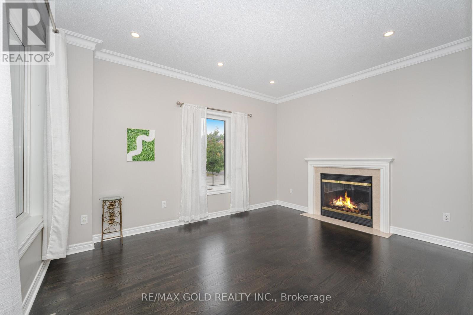 2 Treeview Crescent, Caledon, Ontario  L7C 1E2 - Photo 10 - W12405388