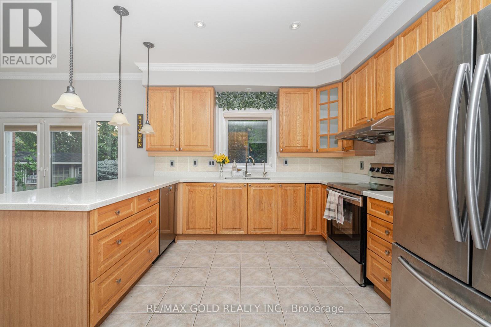 2 Treeview Crescent, Caledon, Ontario  L7C 1E2 - Photo 14 - W12405388