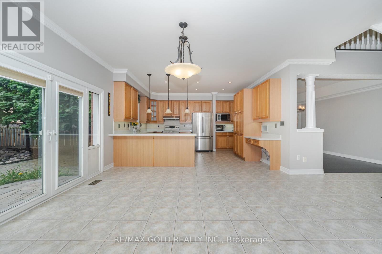 2 Treeview Crescent, Caledon, Ontario  L7C 1E2 - Photo 18 - W12405388