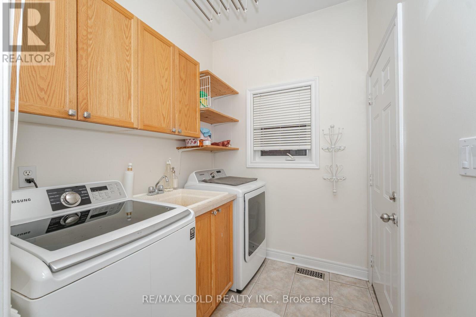 2 Treeview Crescent, Caledon, Ontario  L7C 1E2 - Photo 20 - W12405388