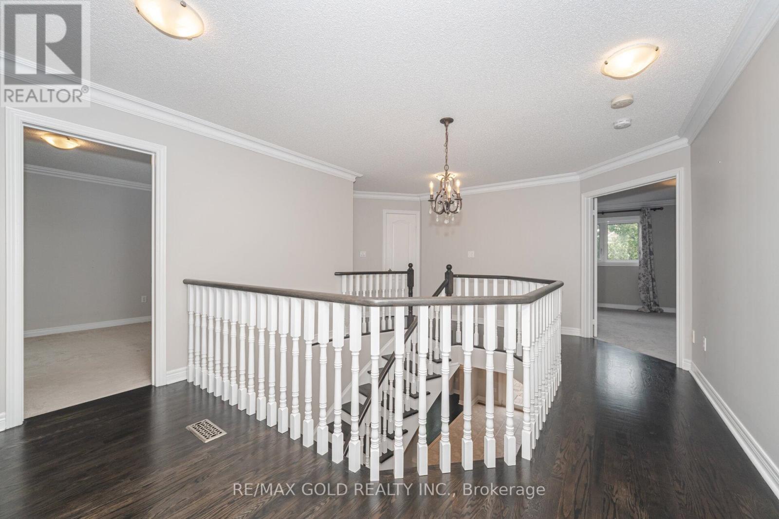 2 Treeview Crescent, Caledon, Ontario  L7C 1E2 - Photo 22 - W12405388