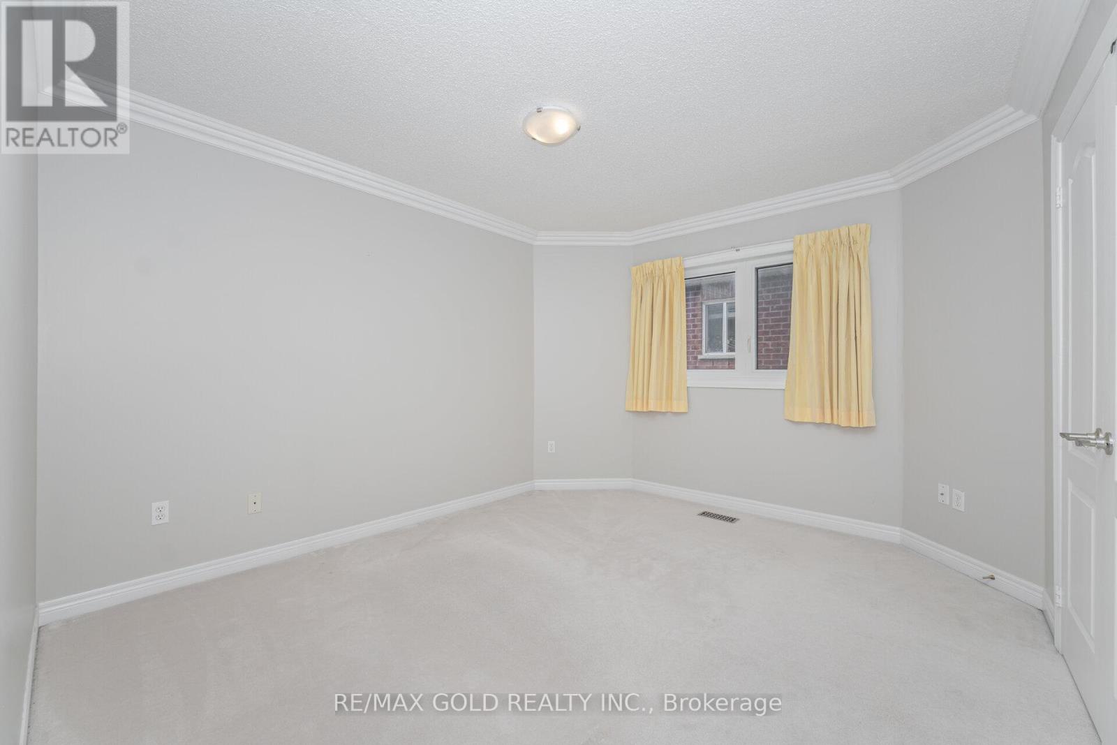 2 Treeview Crescent, Caledon, Ontario  L7C 1E2 - Photo 27 - W12405388