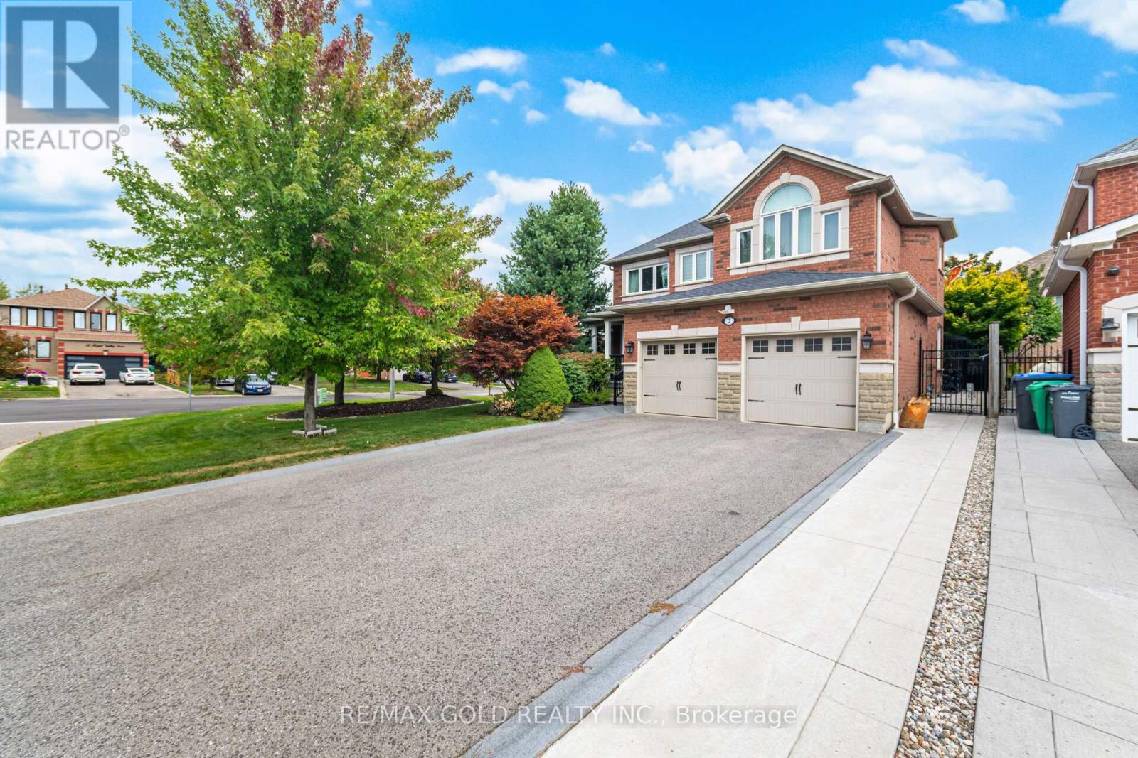 2 Treeview Crescent, Caledon, Ontario  L7C 1E2 - Photo 5 - W12405388