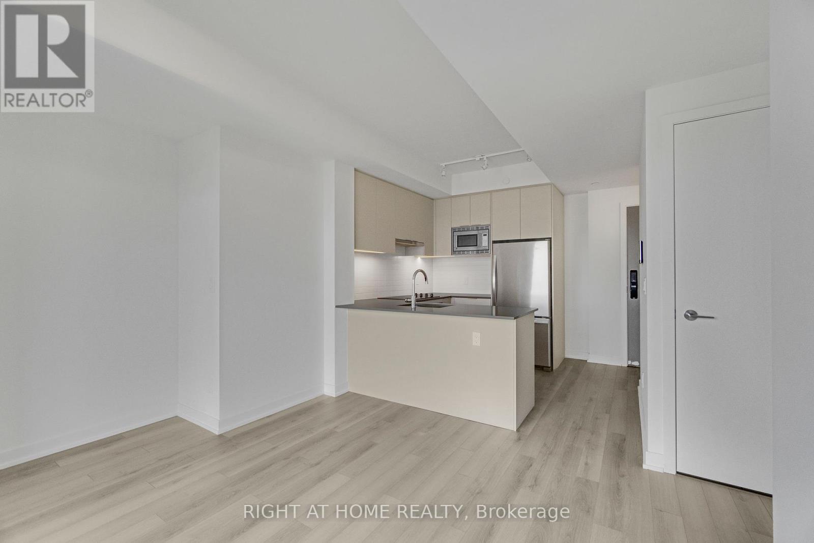 609 - 3079 Trafalgar Road, Oakville, Ontario  L6H 8C5 - Photo 11 - W12410856