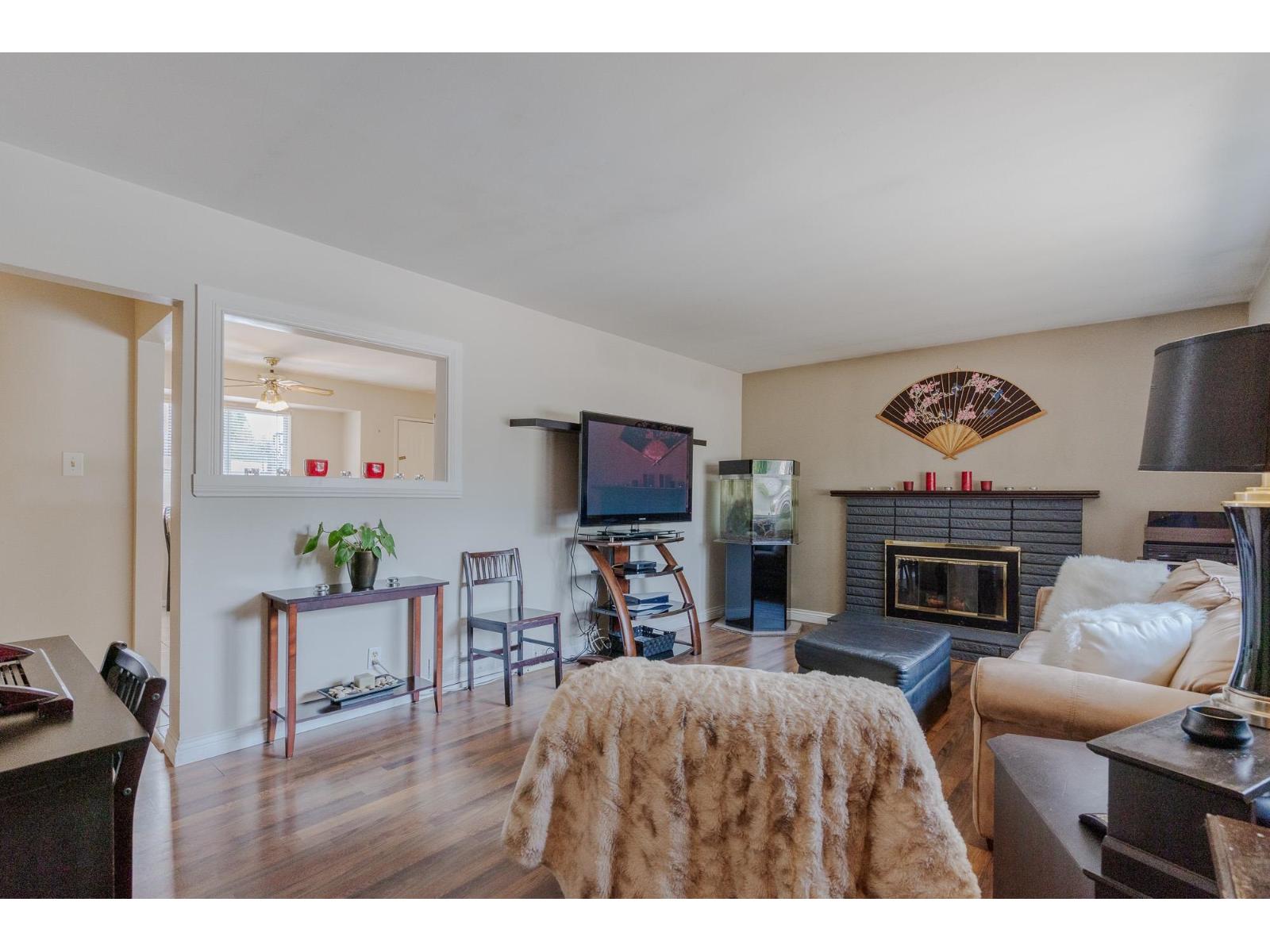 Property at 7980 112 STREET image 2