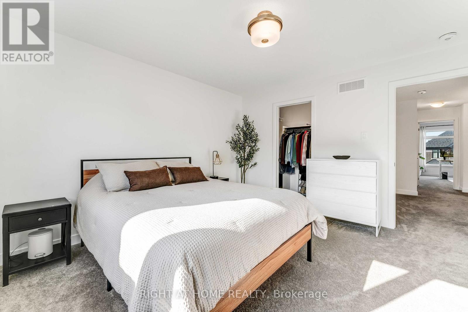 623 Rathburn Lane, Ottawa, Ontario  K1T 0V7 - Photo 19 - X12410884