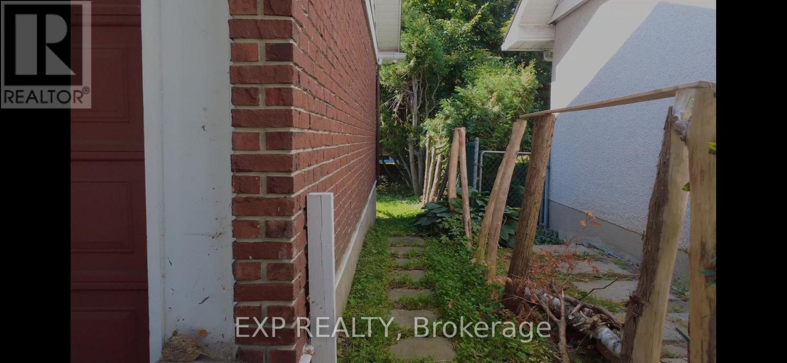 66 Queensline Drive, Ottawa, Ontario  K2H 7J5 - Photo 33 - X12402391