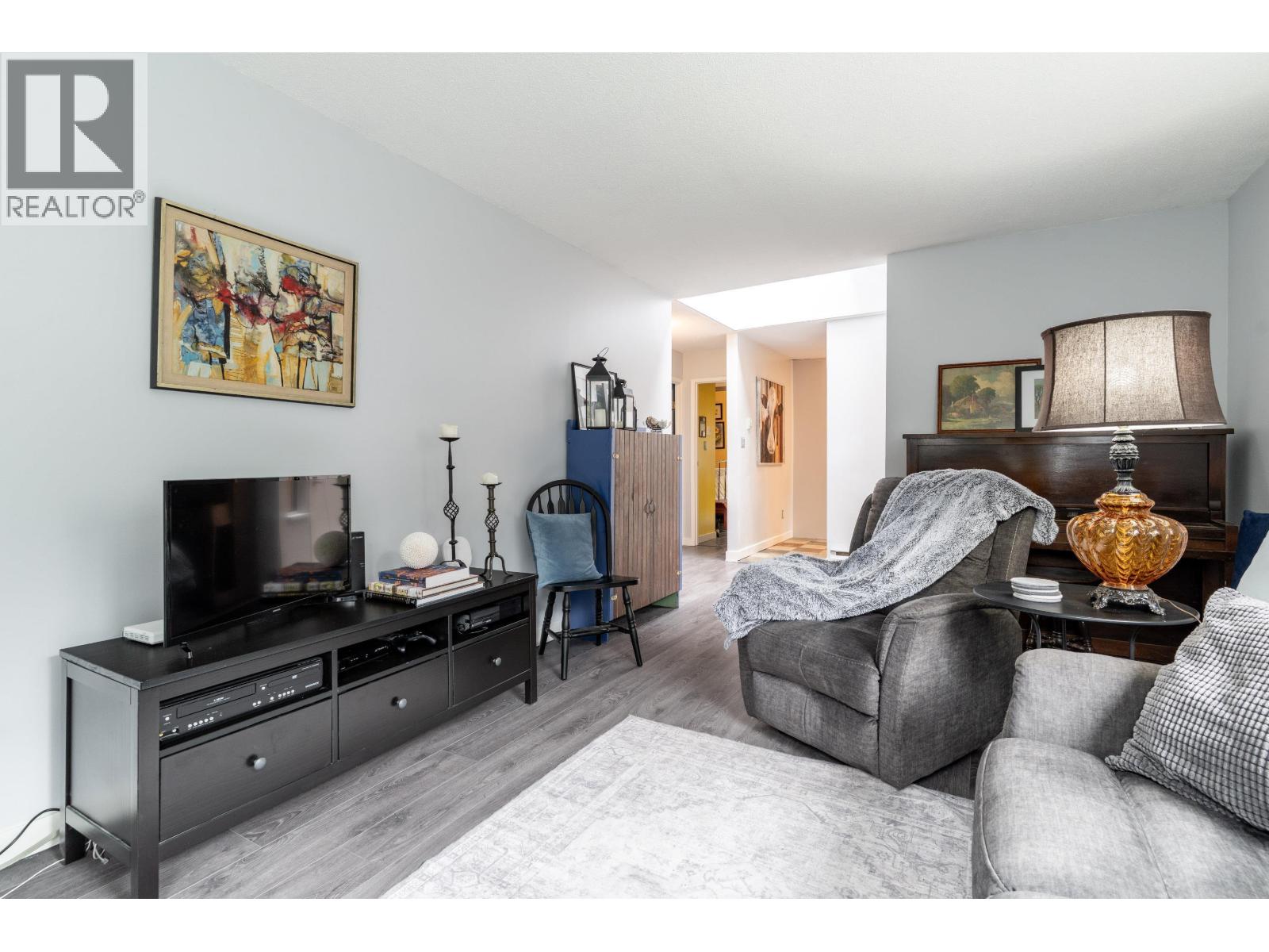 2532 Burian Drive, Coquitlam, British Columbia  V3K 5W9 - Photo 9 - R3049367