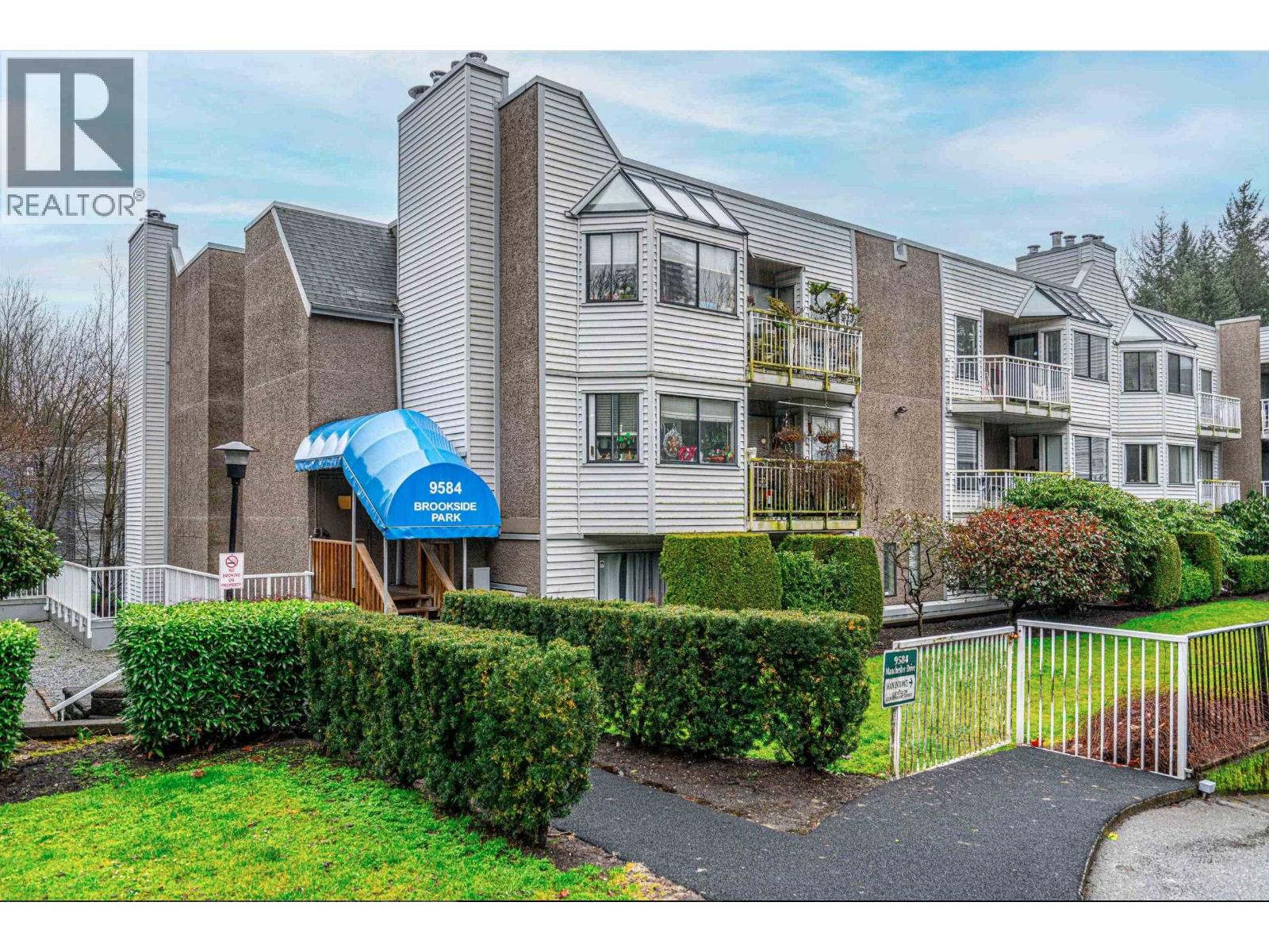 105 9584 MANCHESTER DRIVE, Burnaby, British Columbia