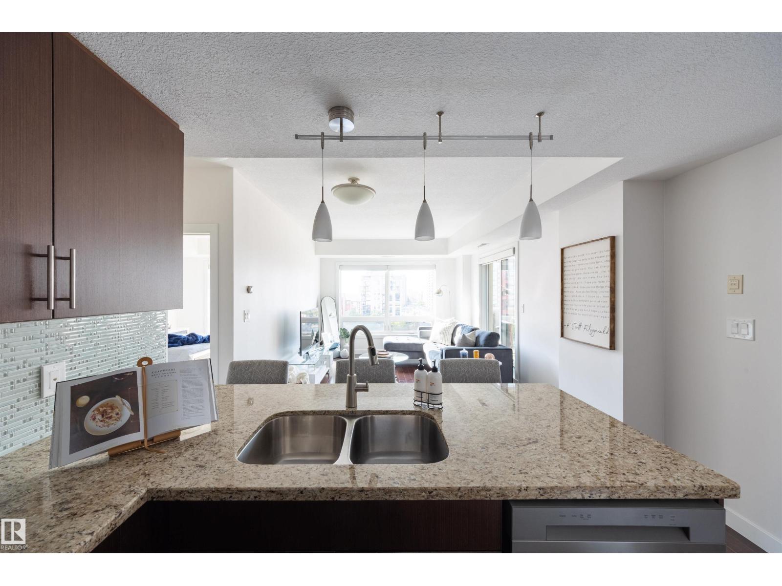 #905 10055 118 St Nw, Edmonton, Alberta  T5K 0C1 - Photo 10 - E4458228