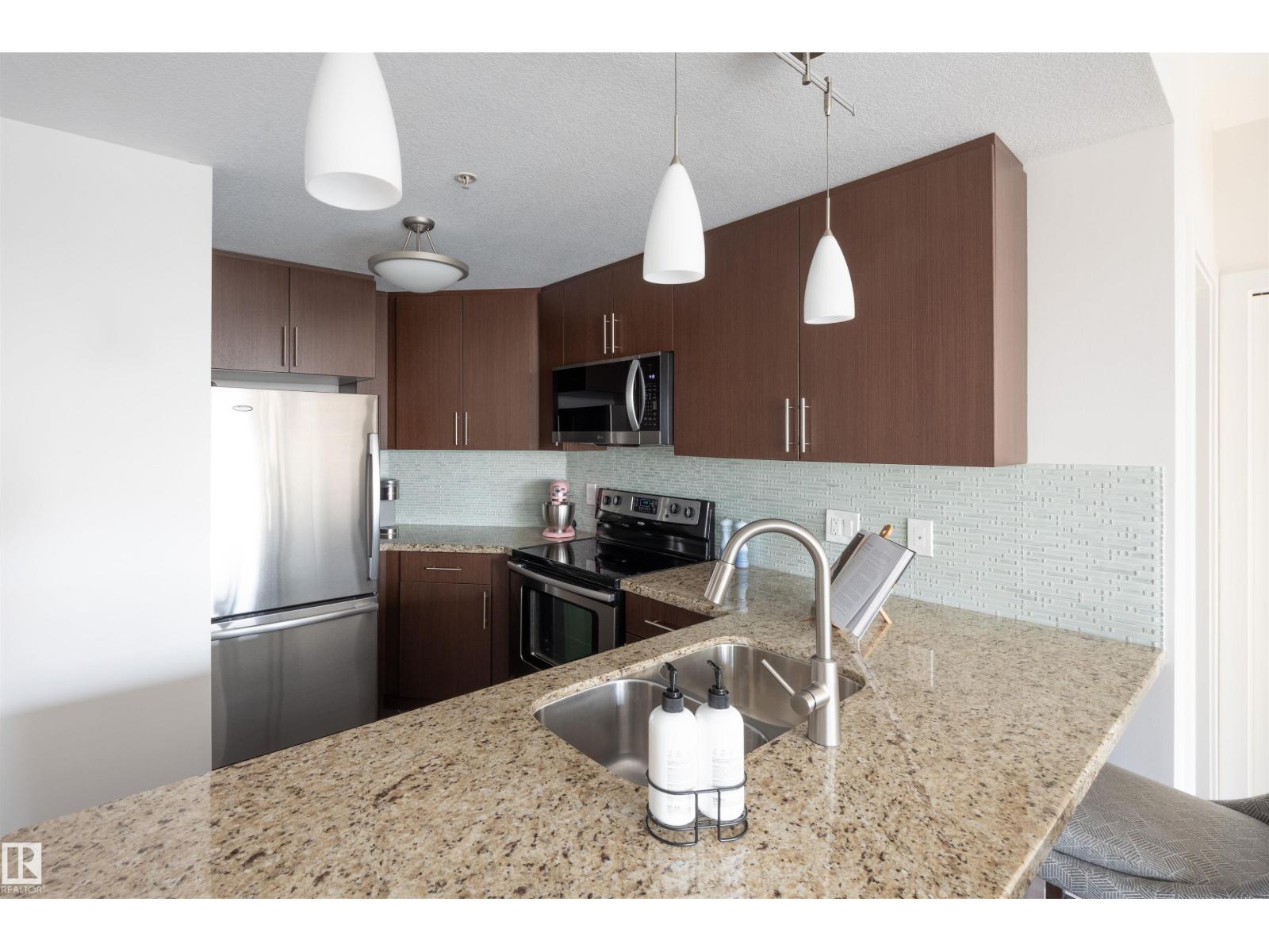 #905 10055 118 St Nw, Edmonton, Alberta  T5K 0C1 - Photo 7 - E4458228