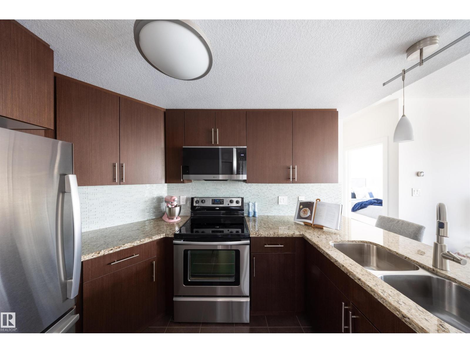 #905 10055 118 St Nw, Edmonton, Alberta  T5K 0C1 - Photo 9 - E4458228