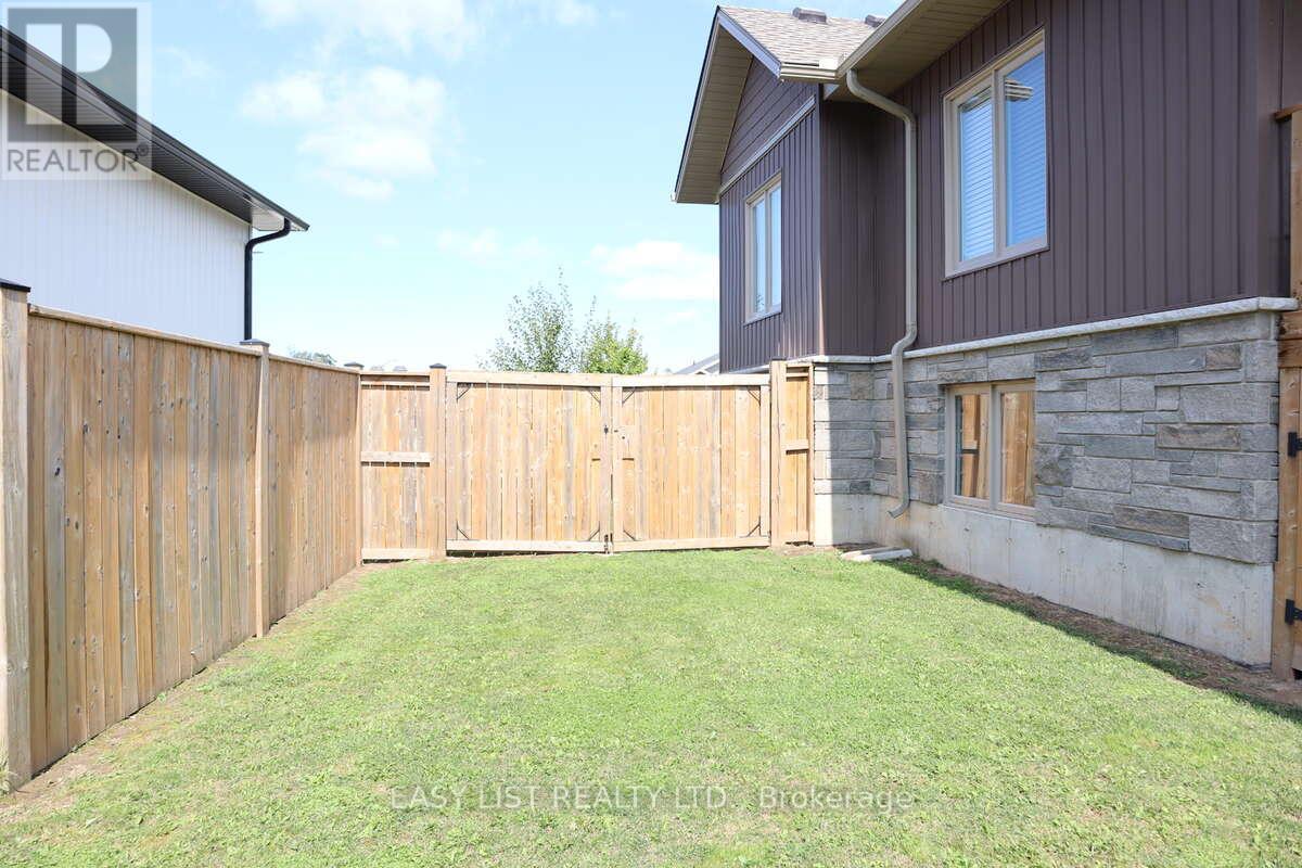 57 Chestnut Hill Crescent, Arran-Elderslie, Ontario  N0H 2N0 - Photo 9 - X12404327