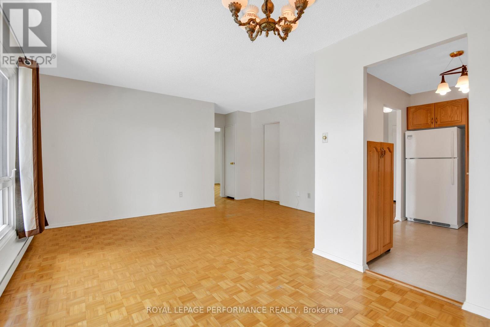 202 - 158 B Mcarthur Avenue, Ottawa, Ontario  K1L 8C9 - Photo 13 - X12410911
