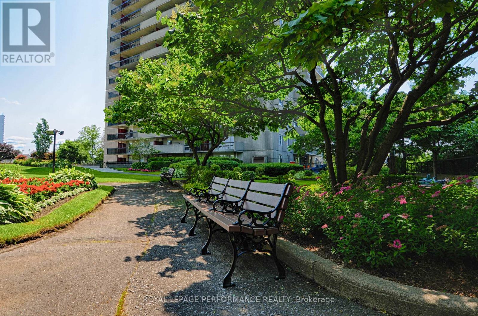 202 - 158 B Mcarthur Avenue, Ottawa, Ontario  K1L 8C9 - Photo 36 - X12410911
