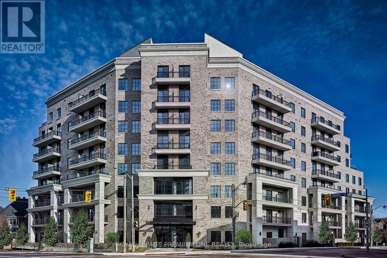 205 - 571 PRINCE EDWARD DRIVE N, Toronto, Ontario