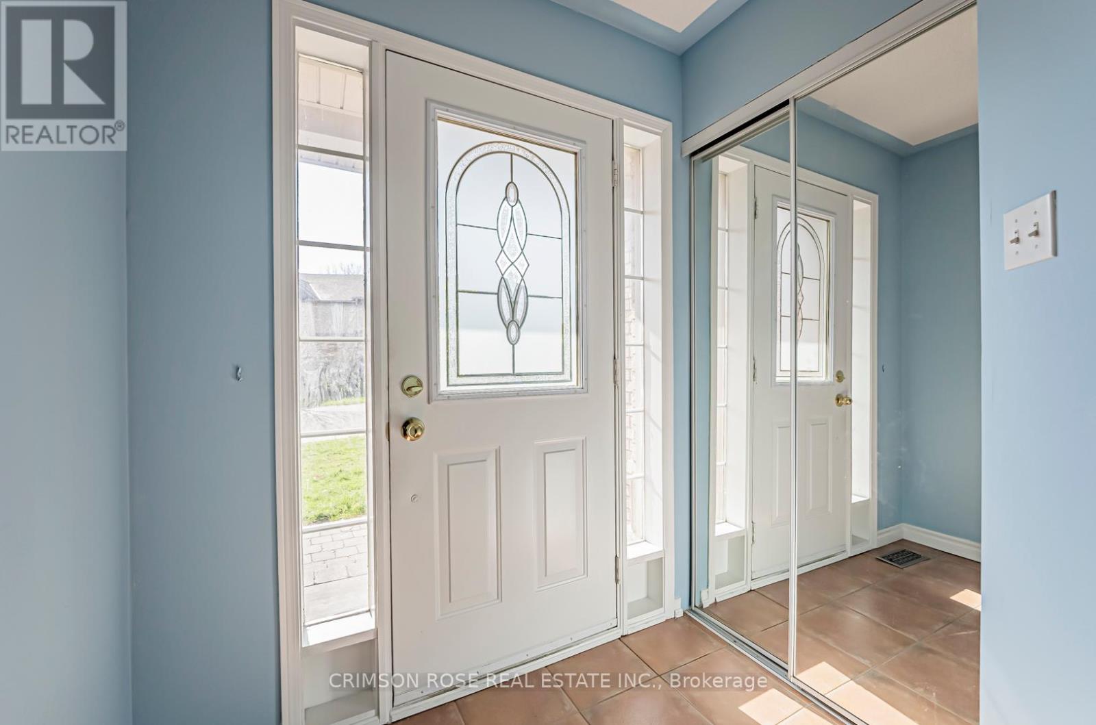 33 - 1290 Heritage Way, Oakville, Ontario  L6M 4M4 - Photo 3 - W12410896