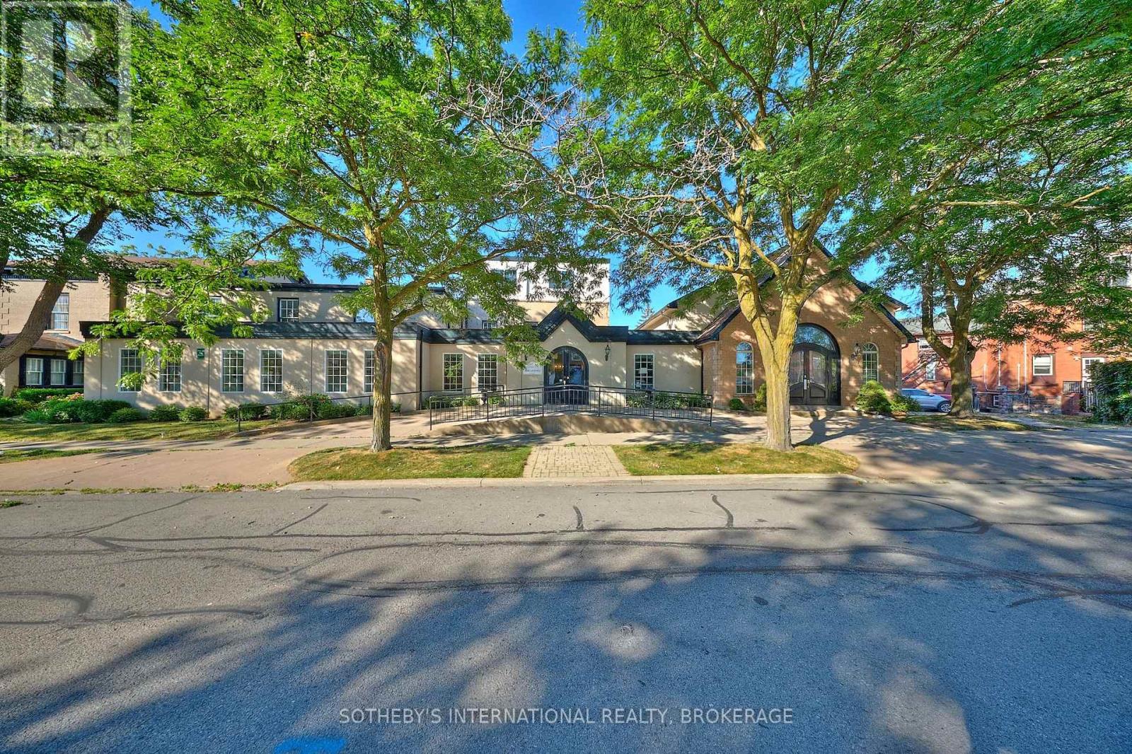 45 COURT STREET, St. Catharines, Ontario
