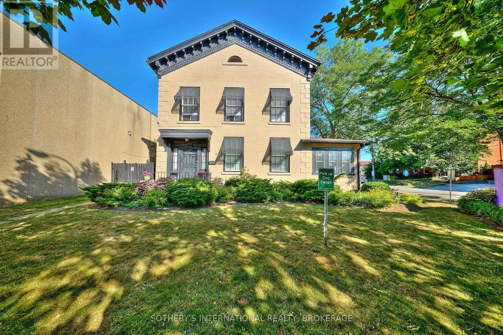 45 Court Street, St. Catharines, Ontario  L2R 4R8 - Photo 4 - X12410923