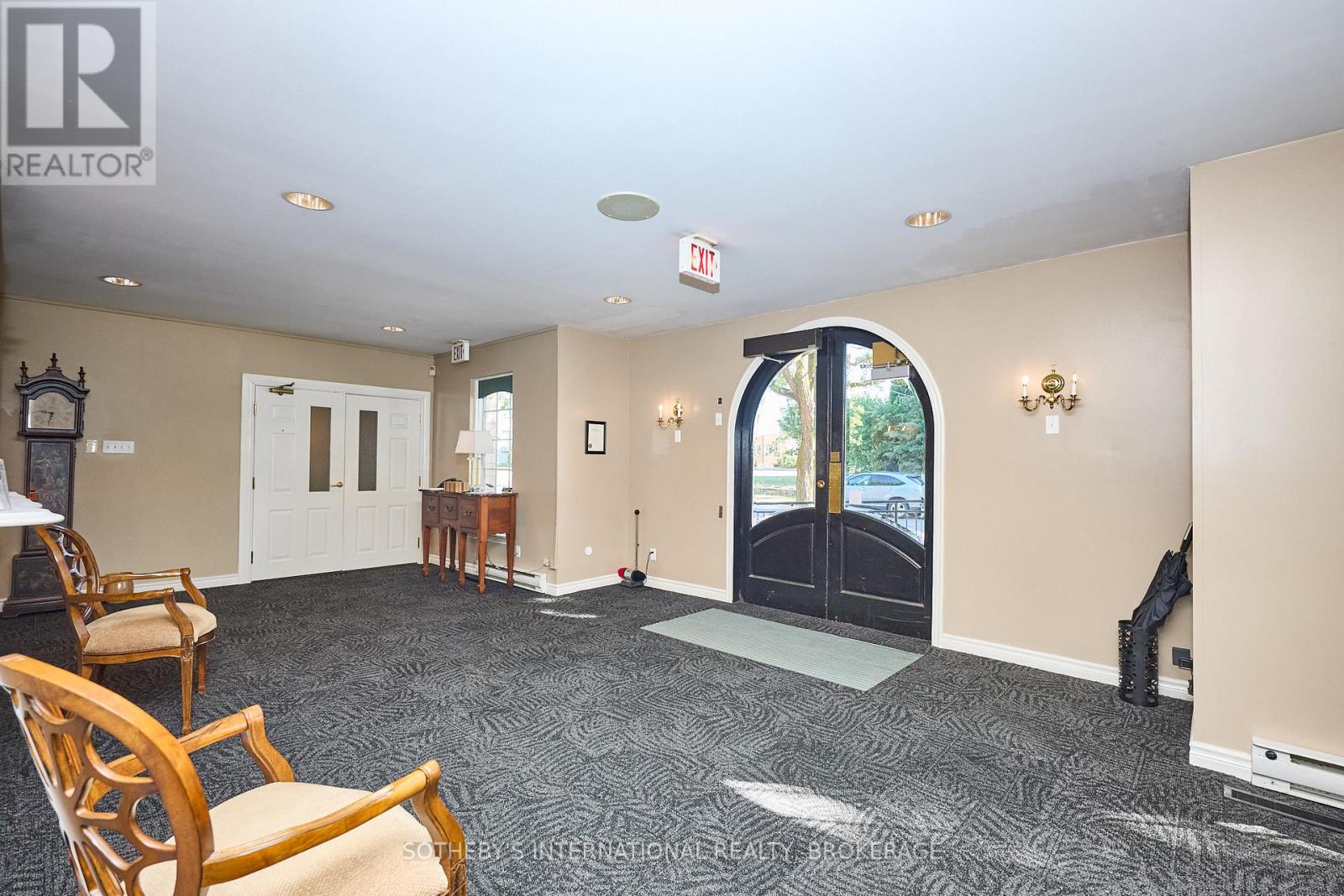 45 Court Street, St. Catharines, Ontario  L2R 4R8 - Photo 8 - X12410923