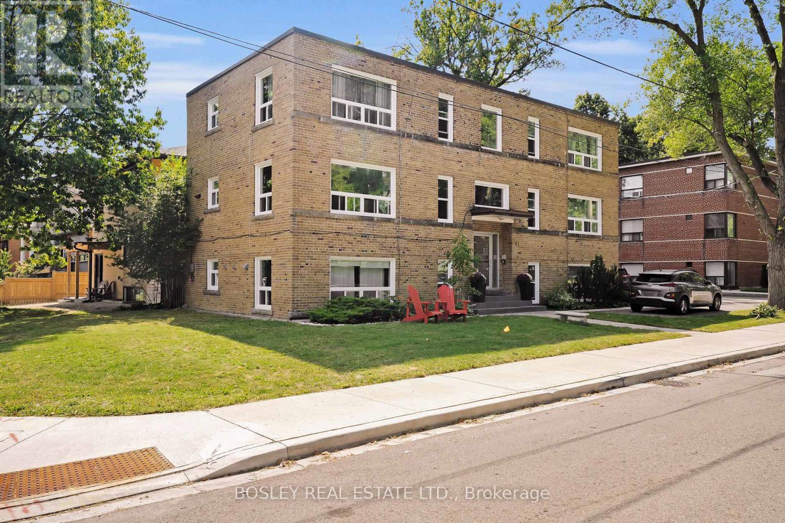 5 - 41 Marina Avenue, Toronto, Ontario  M8W 1K5 - Photo 2 - W12410529