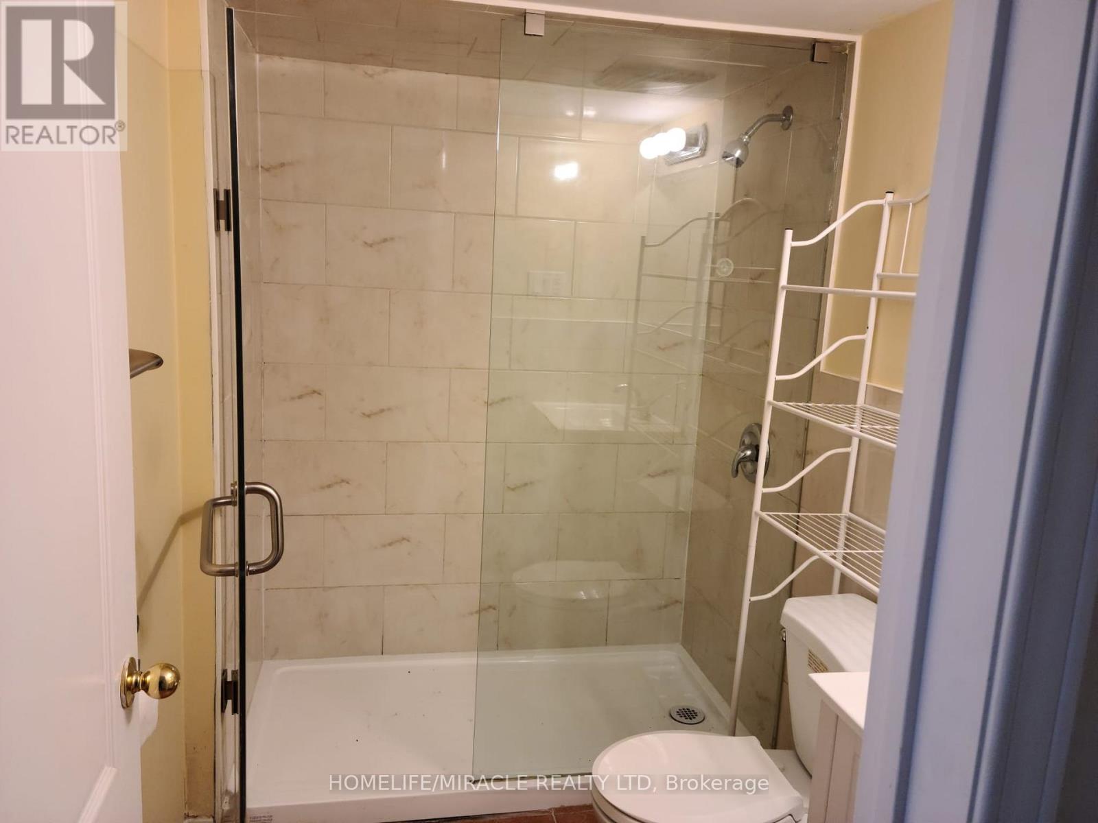 36 Legend Lane, Brampton, Ontario  L6X 5B5 - Photo 20 - W12410815