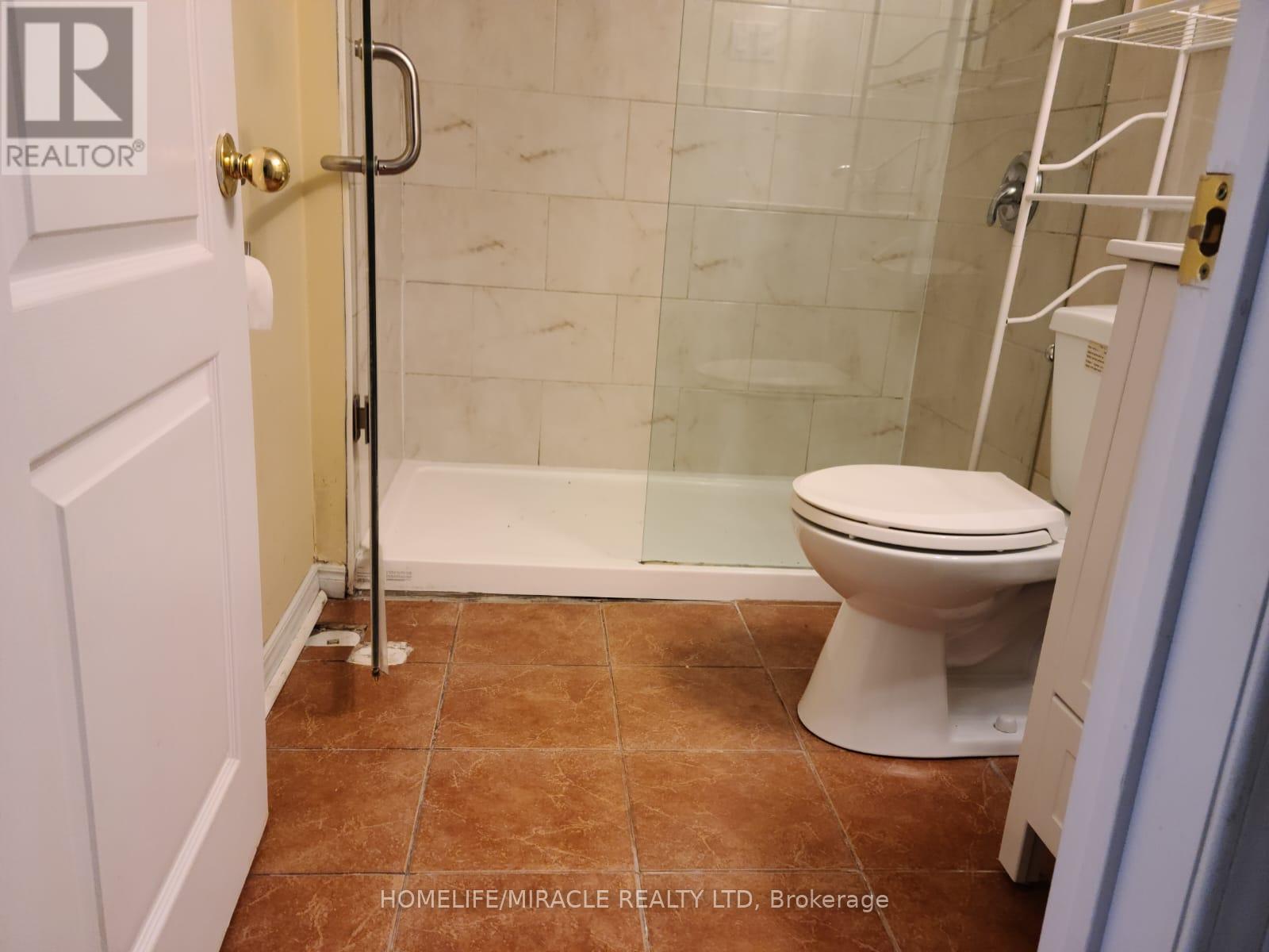 36 Legend Lane, Brampton, Ontario  L6X 5B5 - Photo 16 - W12410815