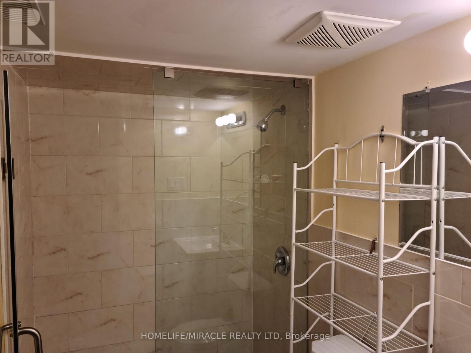 36 Legend Lane, Brampton, Ontario  L6X 5B5 - Photo 21 - W12410815