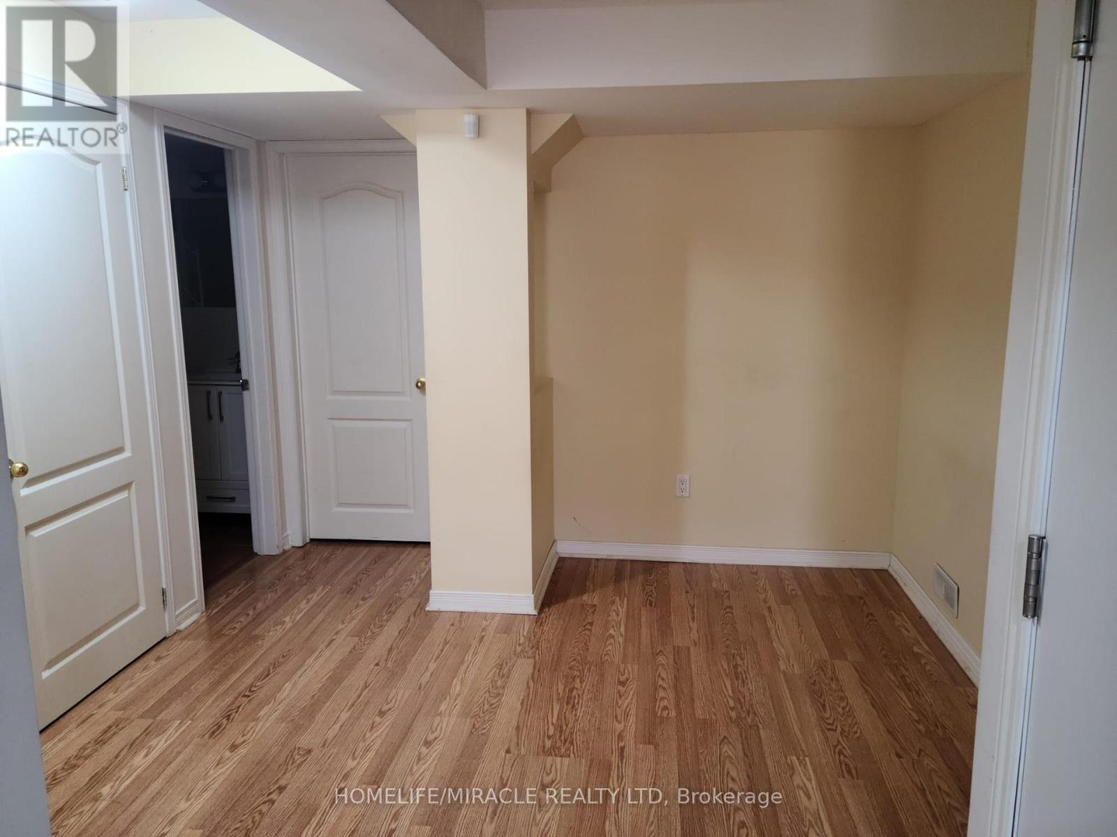 36 Legend Lane, Brampton, Ontario  L6X 5B5 - Photo 10 - W12410815