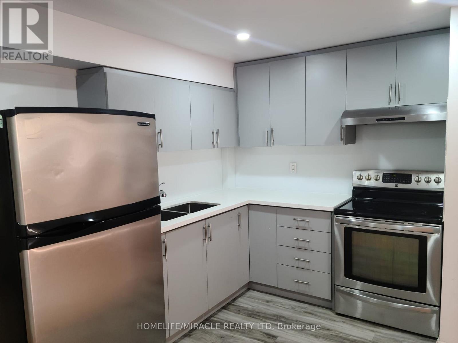 36 Legend Lane, Brampton, Ontario  L6X 5B5 - Photo 8 - W12410815